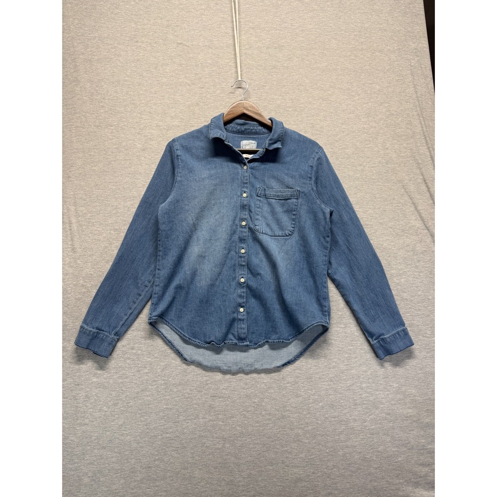 Universal Thread Goods Co Denim Shirt Women Medium Blue Cotton Pleated Button Up